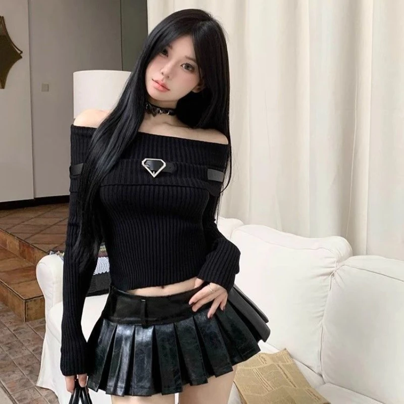 New Women's One Shoulder Long Sleeve Knitted Shirt for Spicy Girls Tailored Small and Trendy Short Top