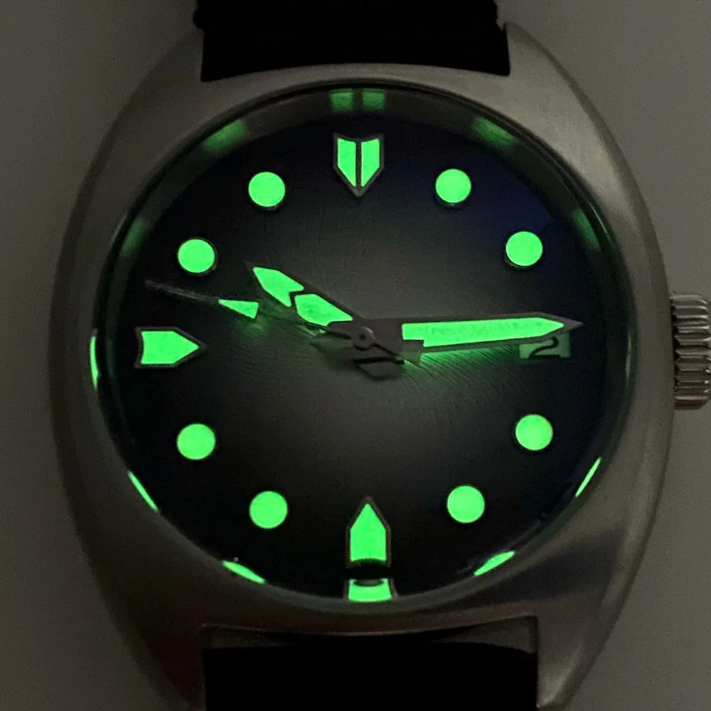 36mm Brushed Tandorio Diver 200m NH35A Green Blue Red Dial Texture Gradient Watch For Men Double Dome Glass Green Luminous