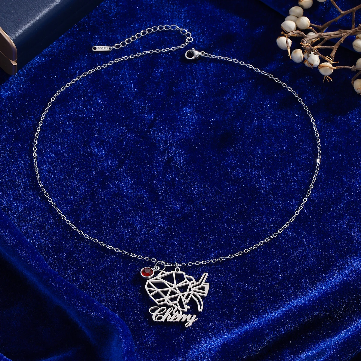 اسم مخصص الفولاذ المقاوم للصدأ مخرمة مجردة هندسية قلادة المرأة الأزياء قلادة قلادة هدية عيد ميلاد