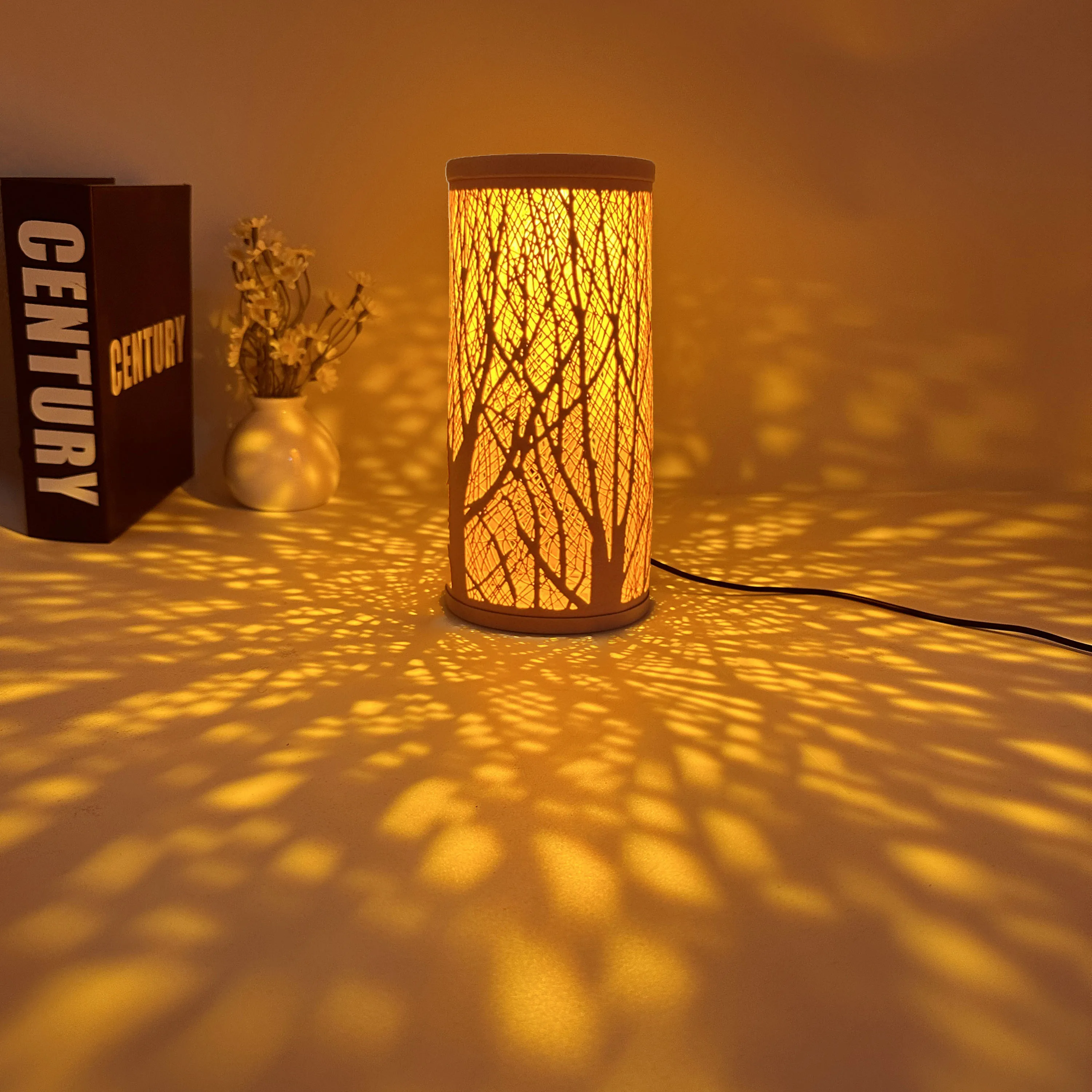 Vintage Iron Table Lamp with a Plush USB Design, Suitable for Cafes, Bars, Restaurants, Bedrooms, Weddings