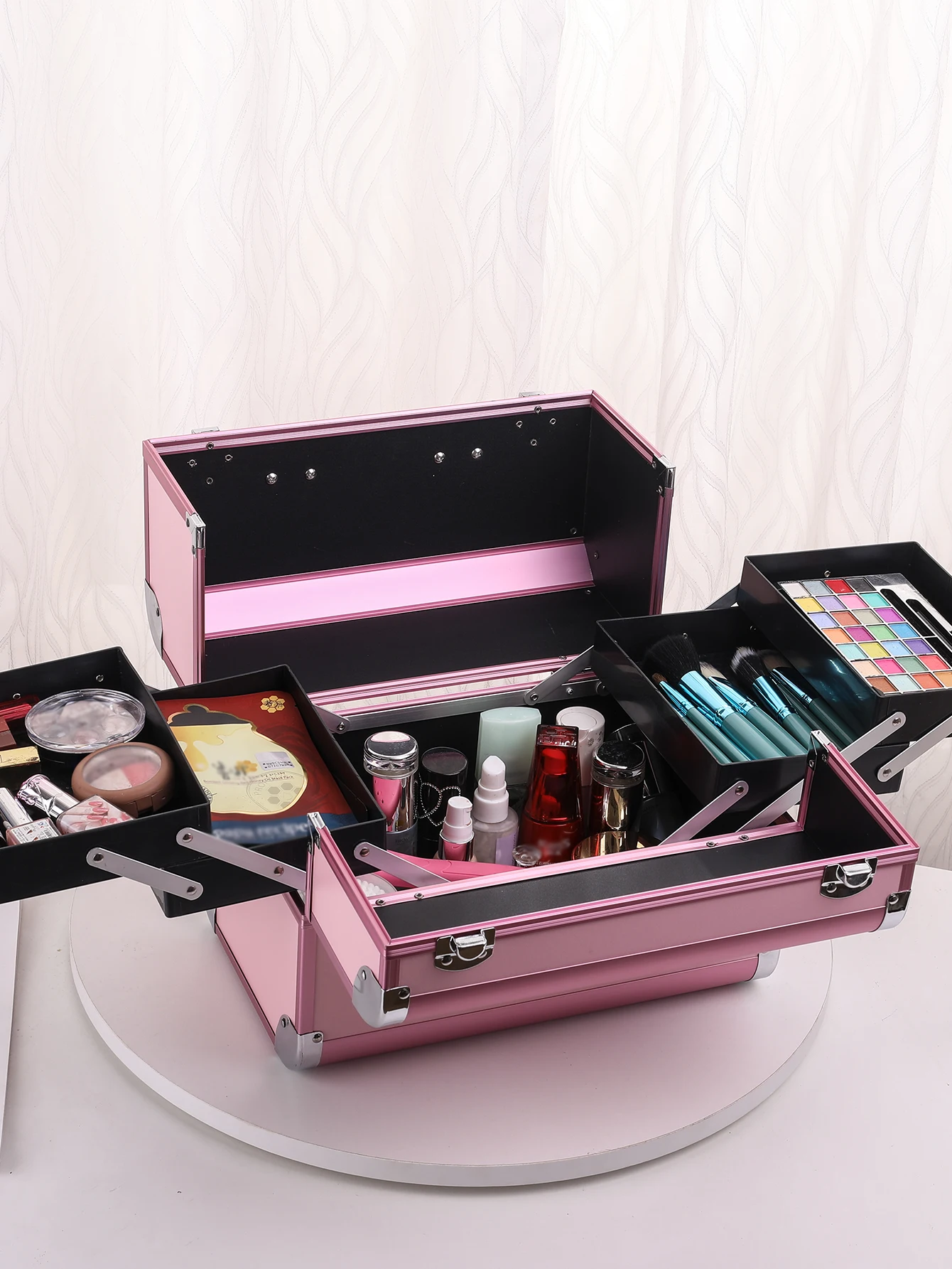 Makeup Train Case Aluminum Alloy Case Pedicure Tool Box with Handle Cosmetic Box Portable Makeup Case Organizer