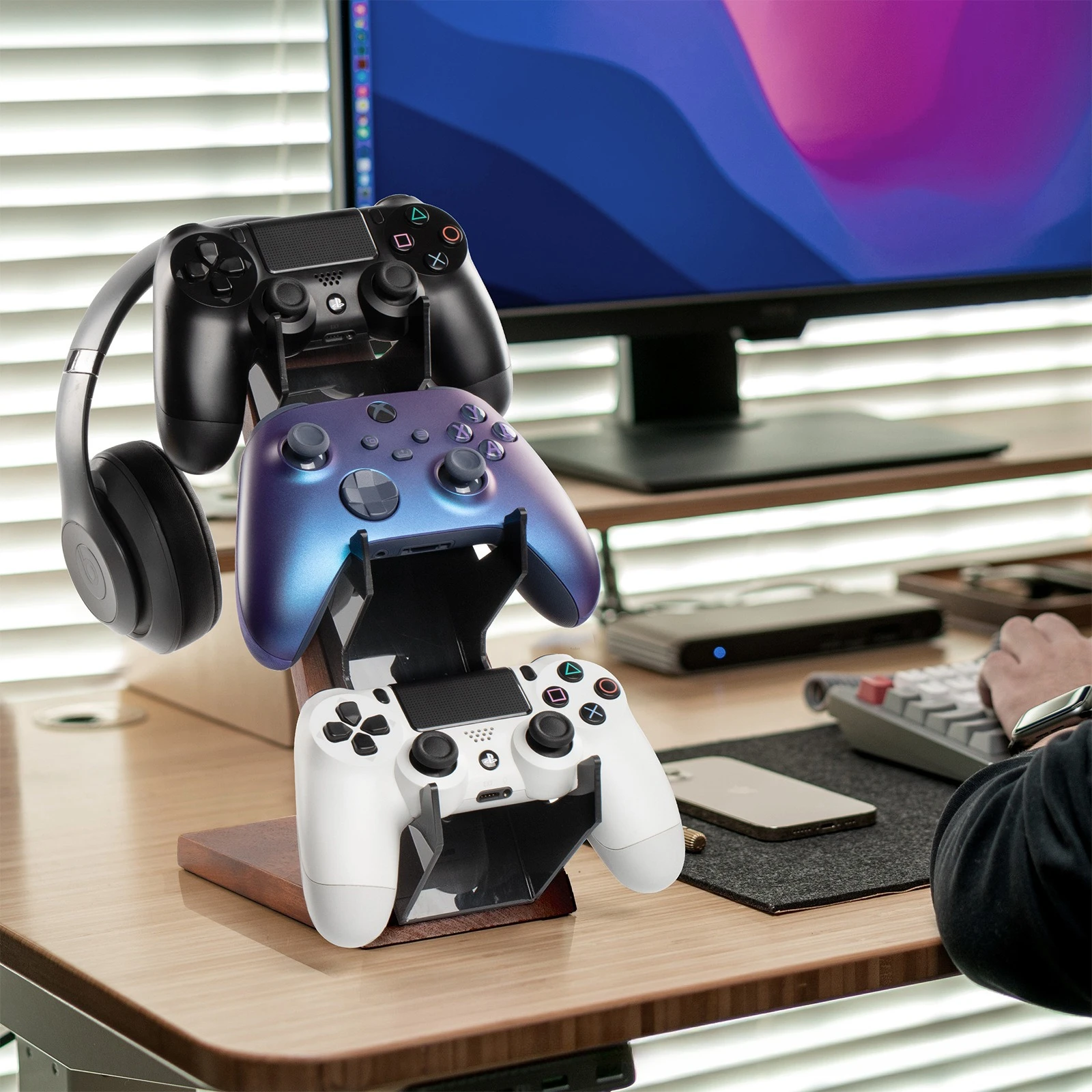 Wood Headphone Stand Gaming Headset Holder for Desk Display Gaming Accessories Gift for Airpods PS5 Xbox
