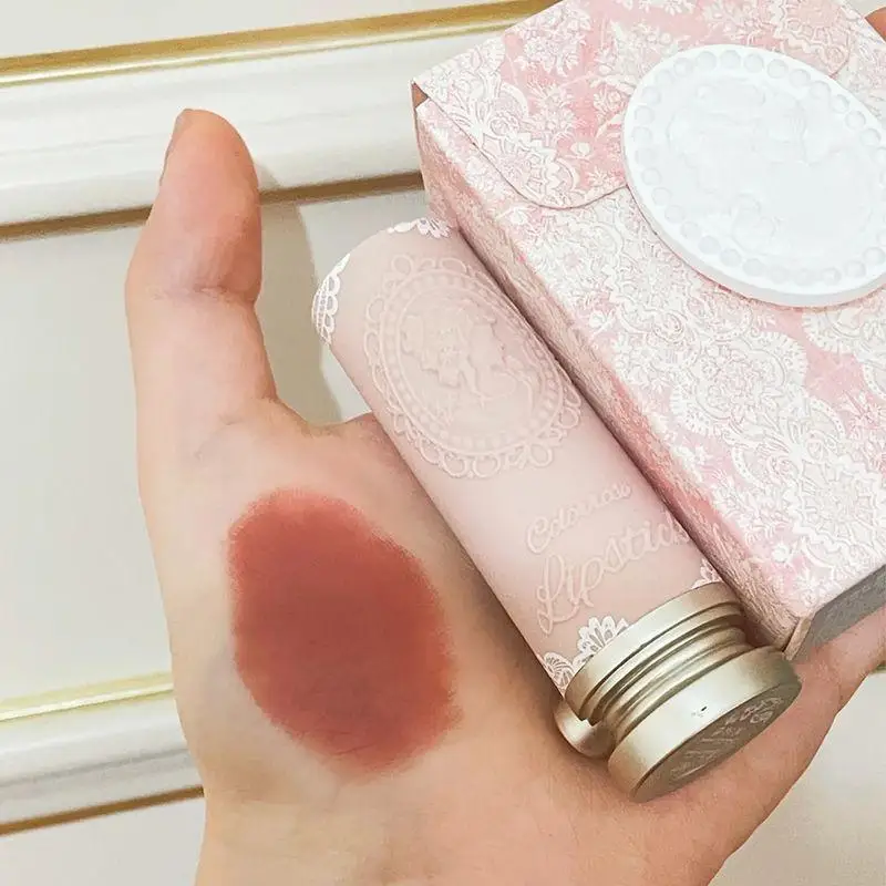 Colorrose batom em relevo nicho marca leite chá batom camafeu marrom fosco hidratante paridade maquiagem clássica beleza ocidental