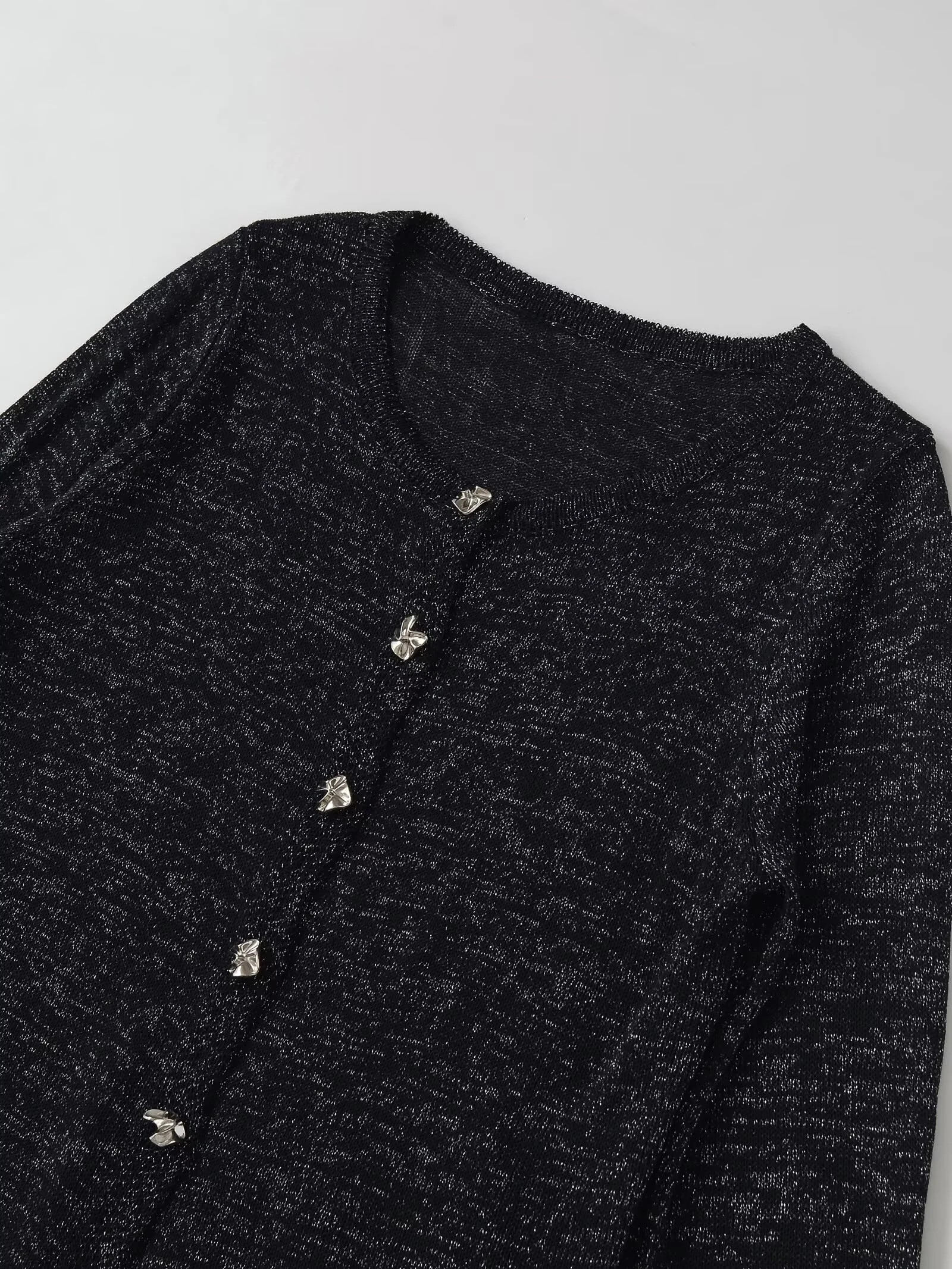 European and American style 2025 autumn new women's clothing casual temperament simple metal wire button knit top