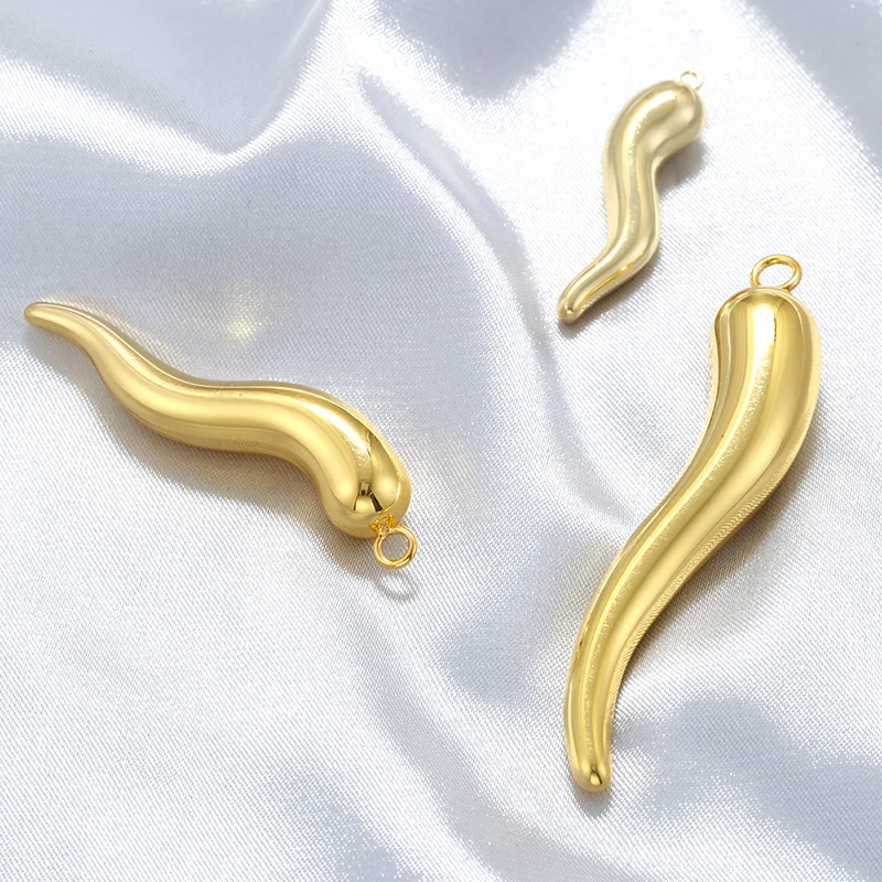 ZHUKOU 18K Gold-plated Brass Glossy 3 Sizes Pepper Pendant Diy Handmade Jewellery Accessories Wholesale:VD1344 VD1567 VD1568