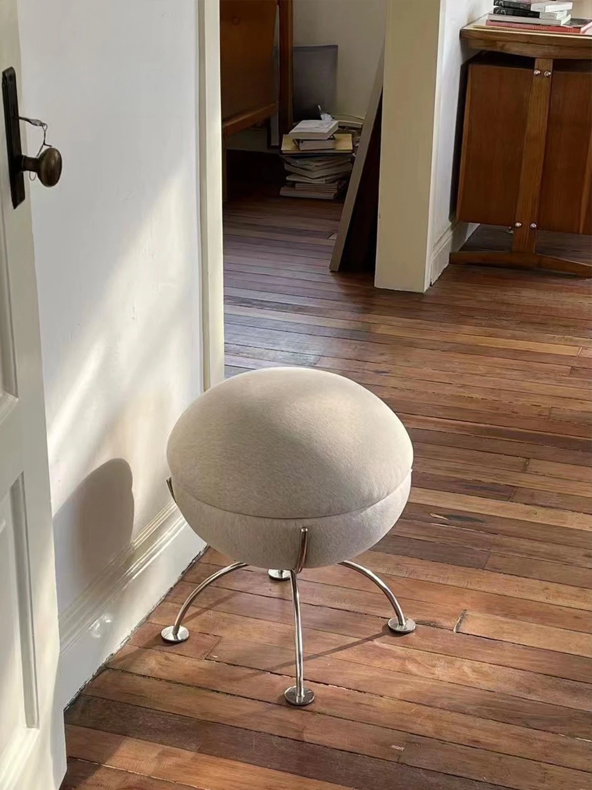Egg Modern Simple Art Premium Design Dressing Stool