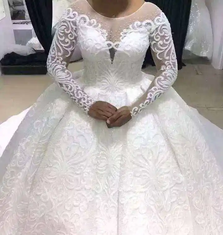 

New Wedding Dress African Bride Lace Hollow Long Sleeve Wedding Dress 100cm Tail Customize Dress