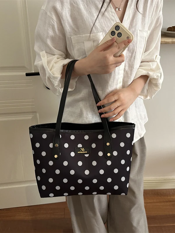 Summer 2026 High Aesthetic Polka Dot Tote Bag Fashionable Individual Handbag Commuter Work Casual Bag Soft Leather Square Shape