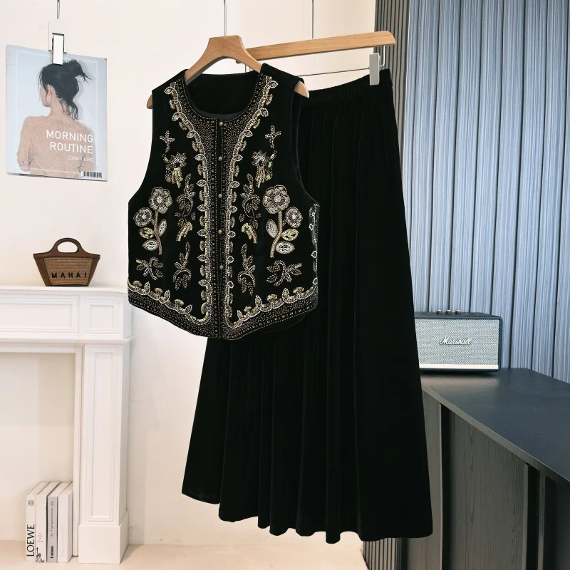 New Chinese Style Eastern Classical round Neck Heavy Embroidery Velvet Set with Gold Sequins Iron on Transfer Vinyl Lettering