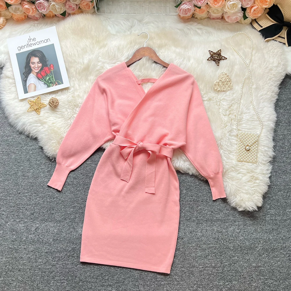 ชุดมินิเดรสไหมพรมรัดรูปทรงเข้ารูปสไตล์ชิคเซ็กซี่ ยูโอมูโอ คอลเลคชั่นใหม่ปี 2025 สไตล์ Y2K แขนทรงปีกค้างคาว ชุดเดรสไหมพรมรัดรูปสำหรับงานปาร์ตี้