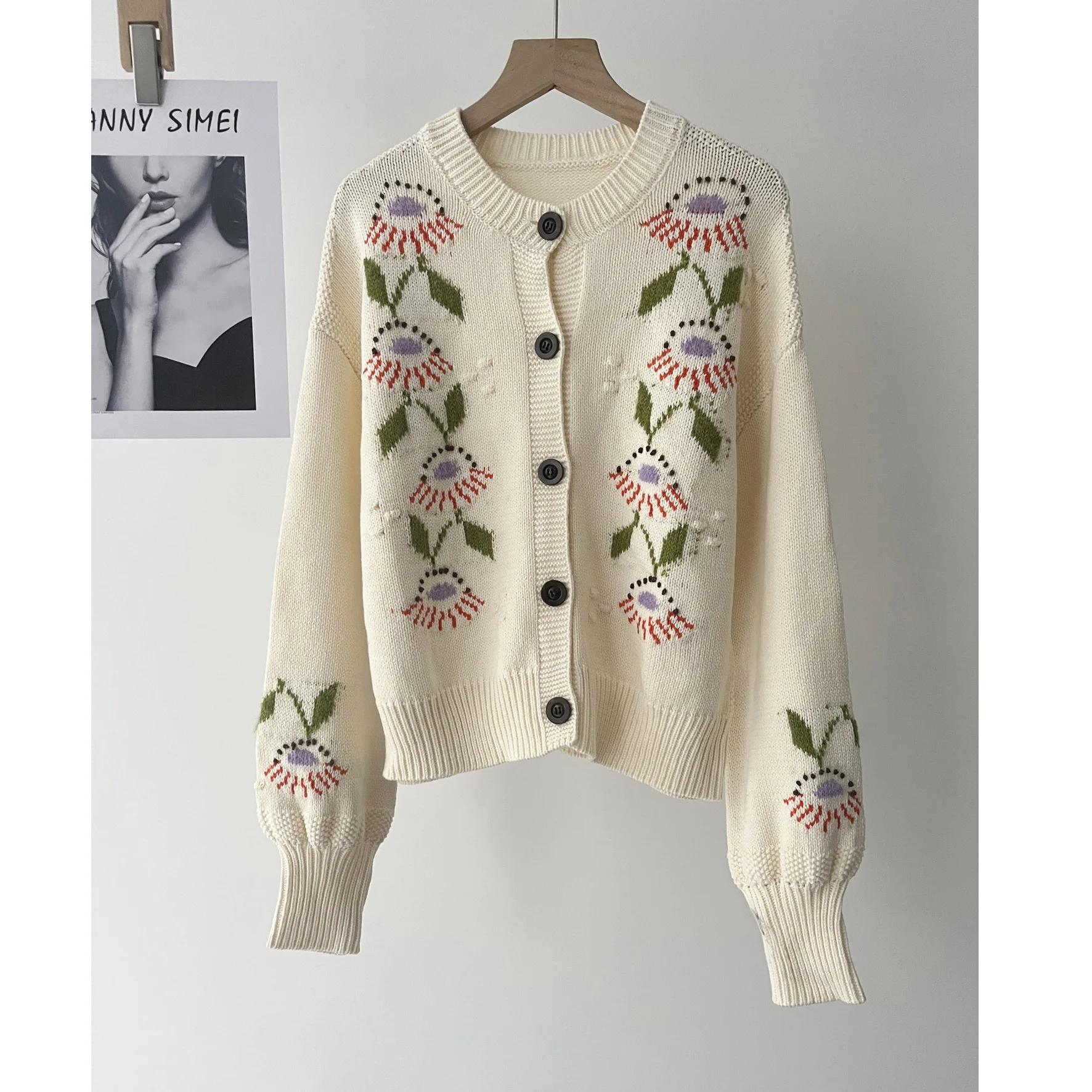 

French age-reducing small fresh flower jacquard knitted cardigan women's sweater autumn and winter 090-5935