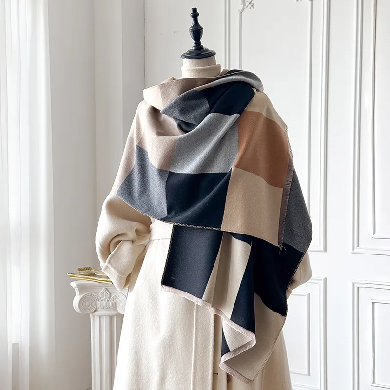 

Новый осенне-зимний клетчатый шарф для женщин, универсальный модный теплый шарф с бахромой, комфортный шарф, похожий на кашемир, для экспорта.