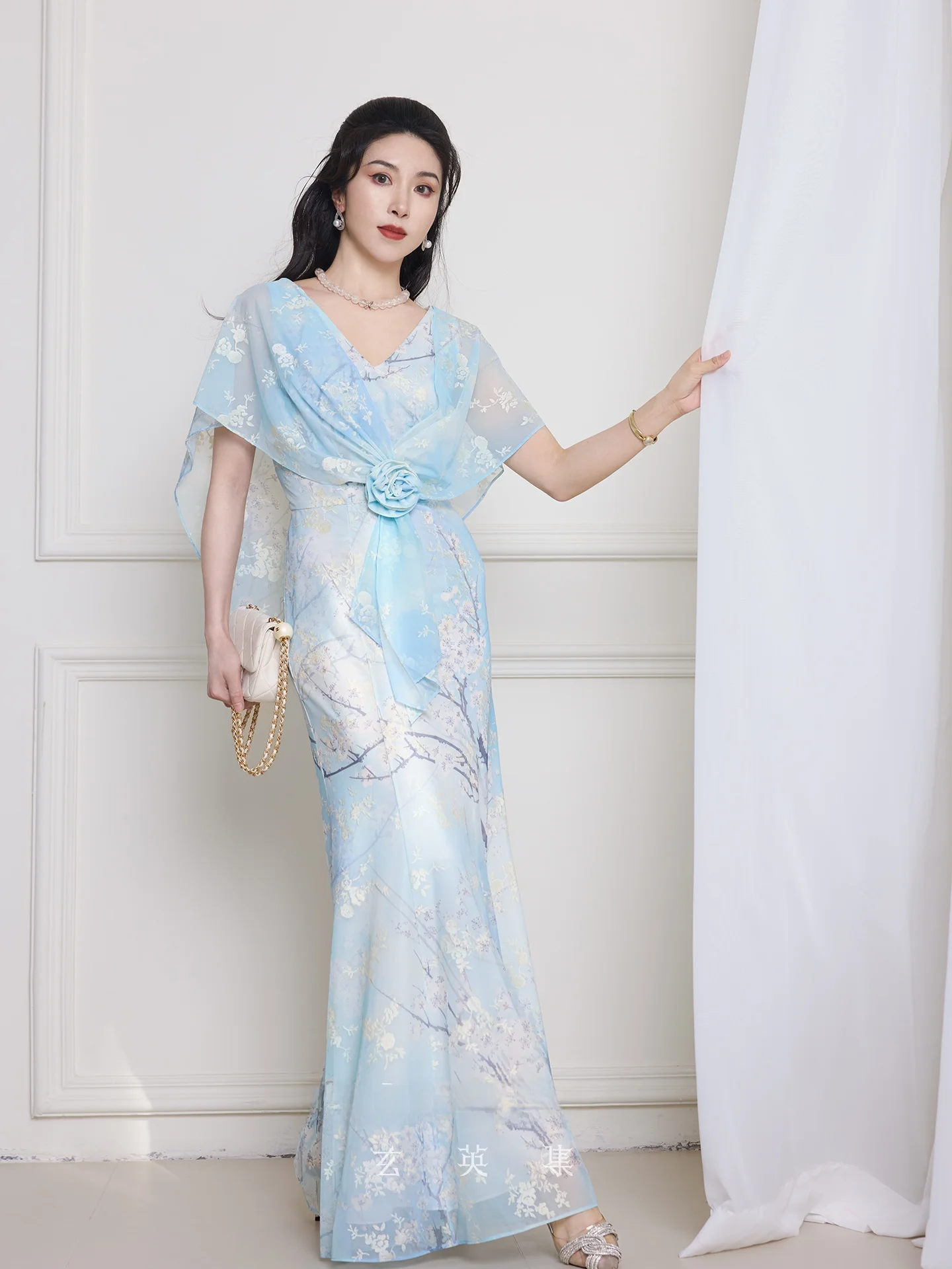 

Xuan ng Ji Snow Soul Blue Dyeing Cold Plum Blooming Slim Fit Fi Tail Dr Various Wear Methods oulder awl Women's Dr