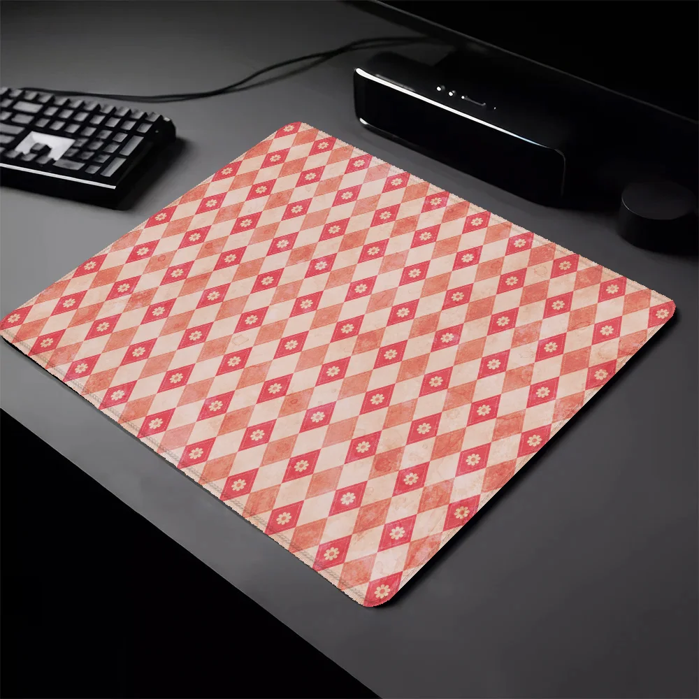 Small Gaming Mouse Pad Gamer Flower Deskmat Computer Mat Pad on the Table Mausepad Pc Accessories Mousepad Mats Keyboard Cabinet