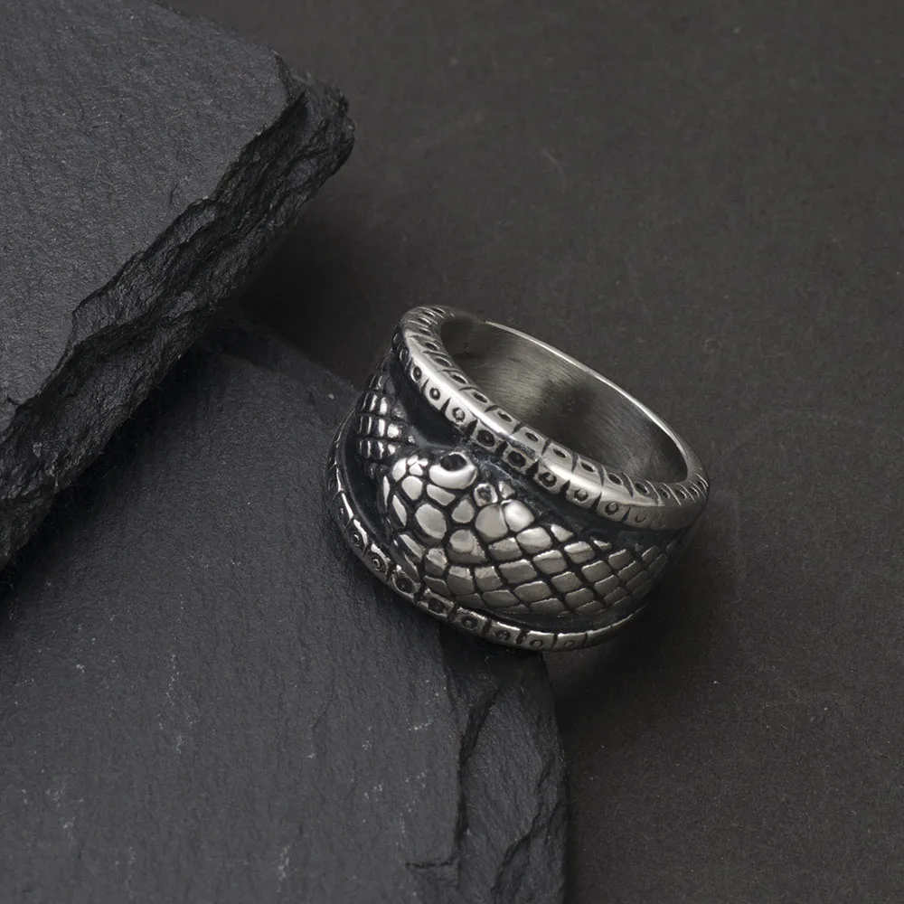 Men's Cool Punk Cobra Ring Stainless Steel Biker Snake Animal Ring for Men Golden Snake Rings High Quality Jewelry
