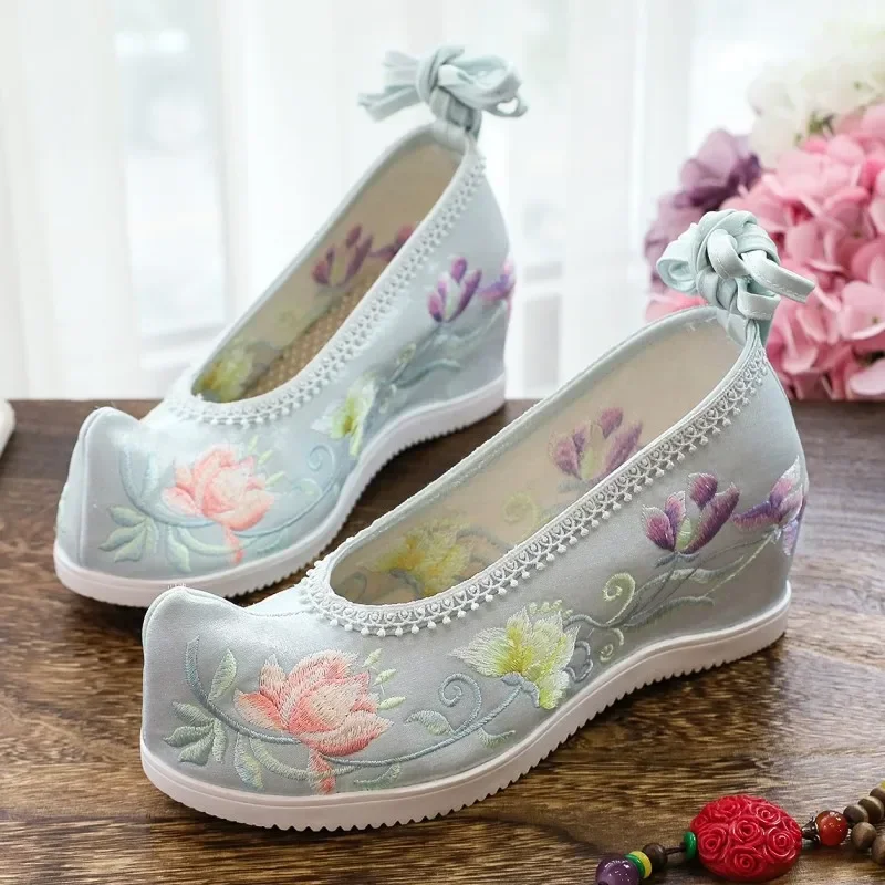 

Flat Embroidered Ancient Costume National 2025 Women's Hanfu Shoes 7cm Heightening Style Cotton Shoes