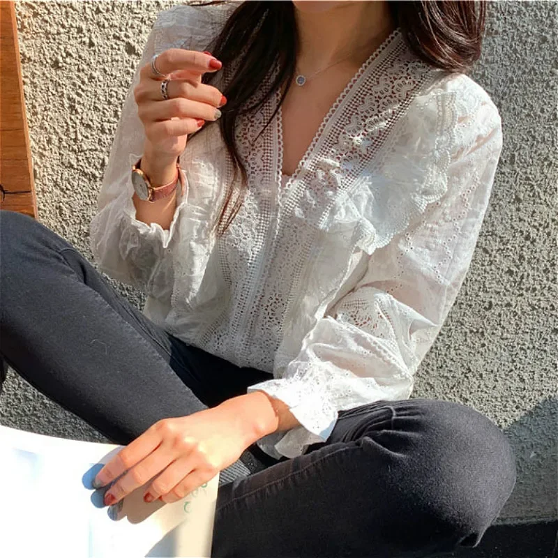 Blouses Women Elegant Retro Hollow Out Design Chic Korean Vintage Office Ladies V-neck Blouse New All-match Summer Femme Clothes