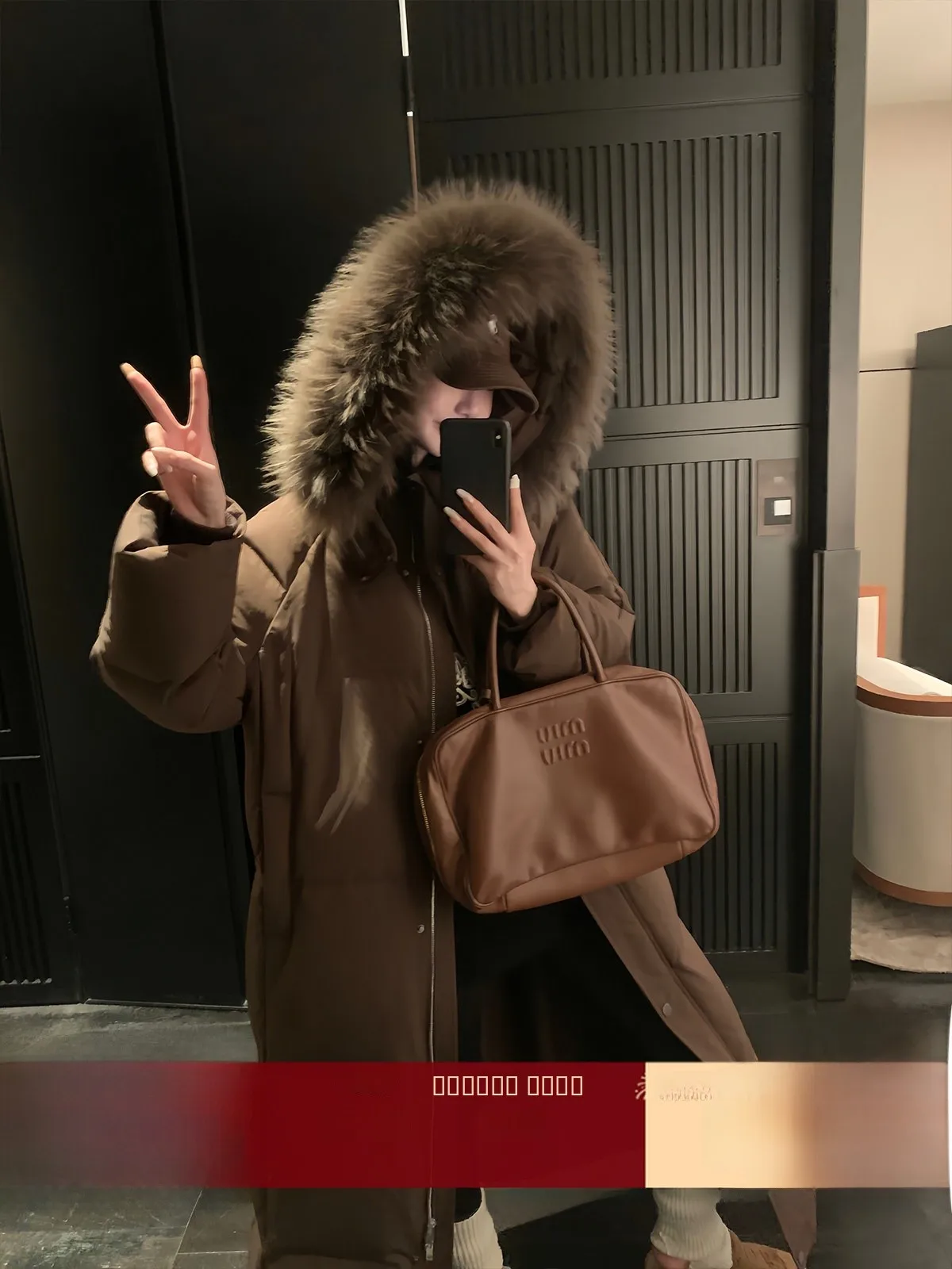 

Женское зимнее пуховое пальто Ouyang Long с капюшоном, теплым наполнителем из 90% белого пуха, меховым воротником и винтажным прямым кроем