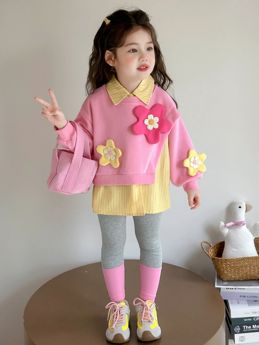 

Модный осенний комплект для девочек: трендовый повседневный наряд из двух предметов для малышей на раннюю осень, теплый и функциональный