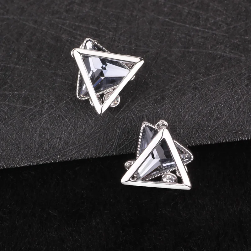 새로운 S925 실버 귀걸이, 여성용 입체 삼각형 기하학 스터드 귀걸이, 우아한 여성용 귀걸이