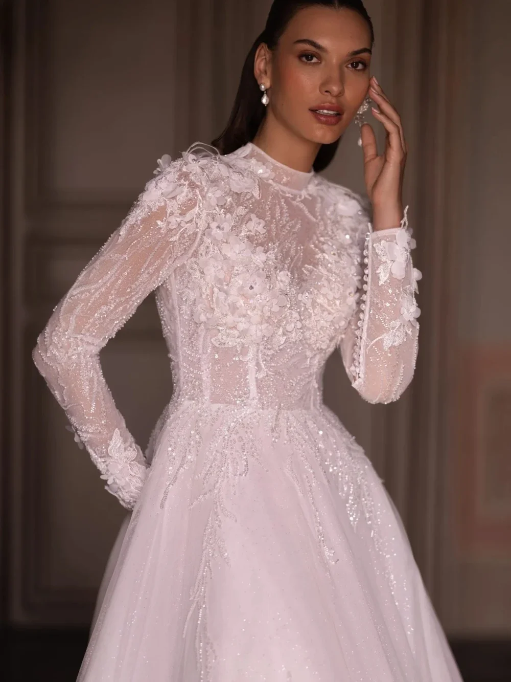 

Customized Modest High Collar Wedding Dress Sparkly Sequins Beads Bride Robe Elegant Appliques A-line Long Sleeves Bridal Gown