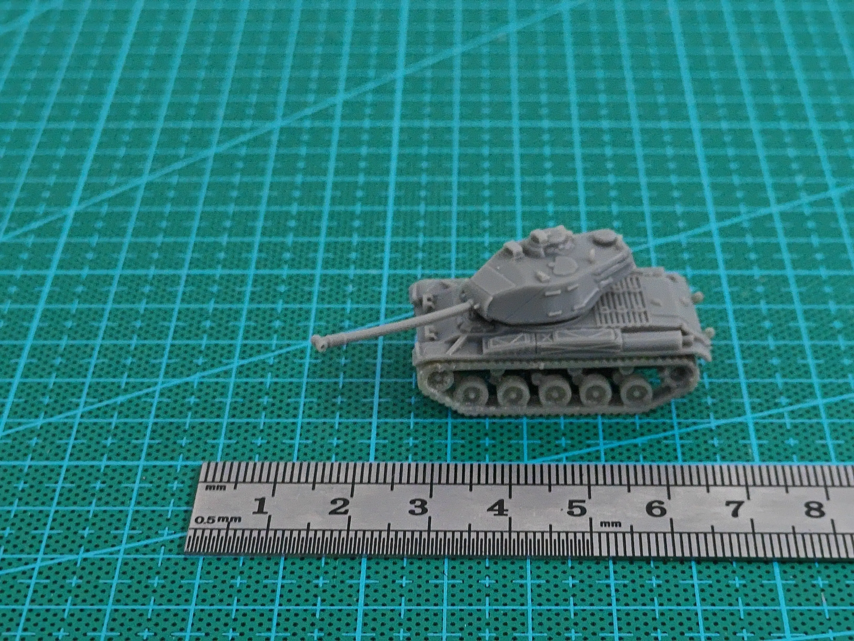 1/144 Scale M41 Walker Bulldog Light Tank  MODEL KIT