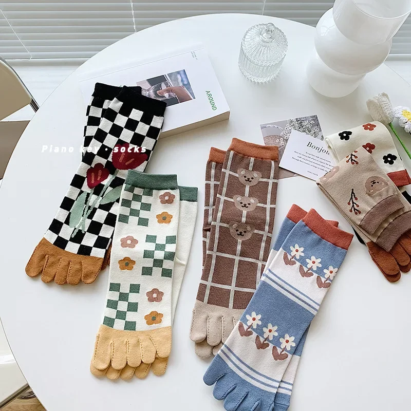 Five Fingers Women Socks Animals Cartoon Print Japanese Kawaii Cute Socks Casual Plaid Harajuku Floral Retro Vintage Socks Women