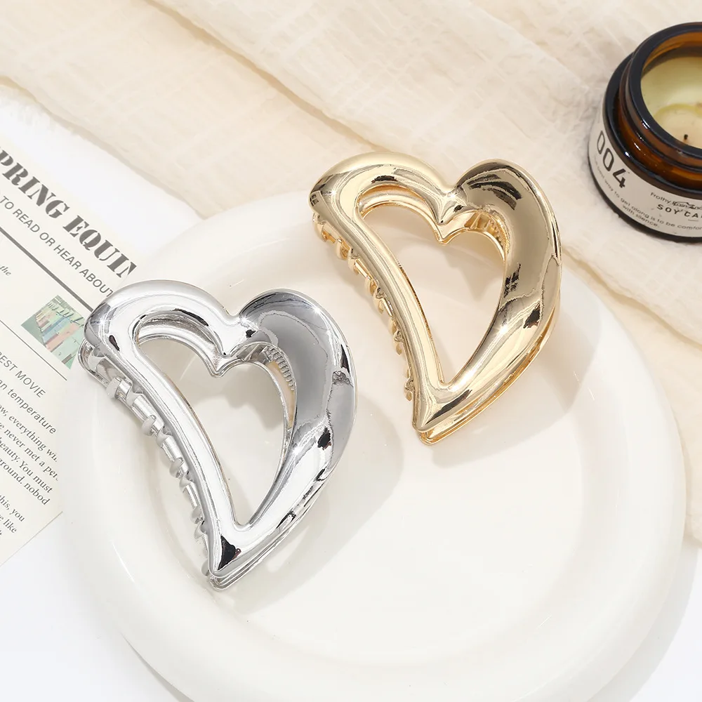 

DS NEW 7CM Heart-shaped Alloy Hair Claw Sweet Elegant Claw Clip Valentine's Day Crab Hair Clip for Women Girls Hair Accessories