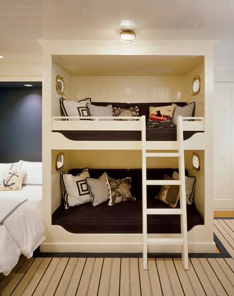 Lovely Cabin Design Children Wooden Bunk Bed With Ladder And Mattress