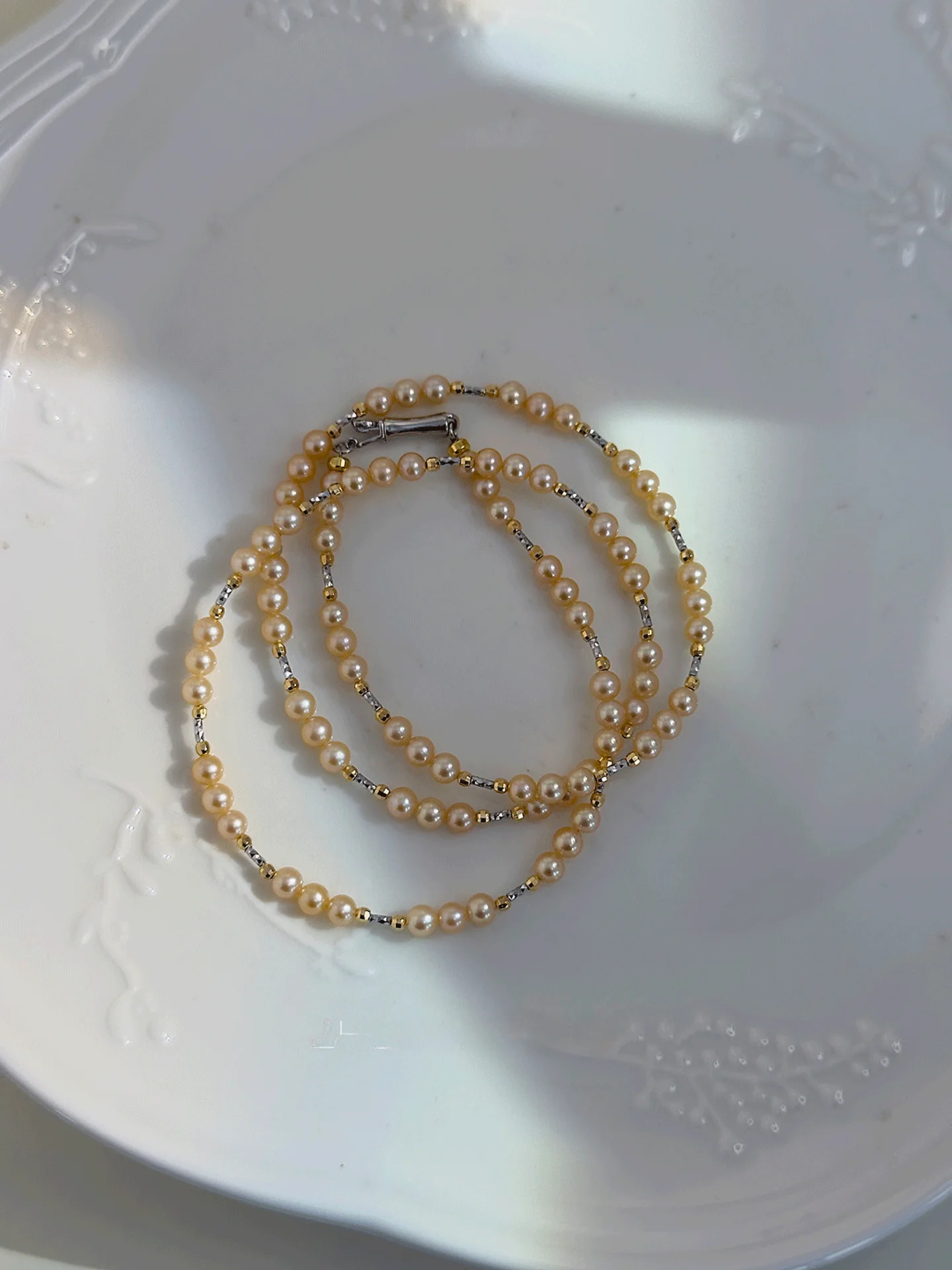 collana-di-perle-d'acqua-dolce-aurora-oro-champagne-da-50cm-con-ciondolo-in-argento-puro-a-forma-di-bussola-dei-otto-tesori-design-originale