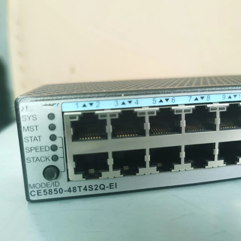 

1pcs 48 gigabit 4 SFP+ 40G network switches CE5850-48T4S2Q-EI
