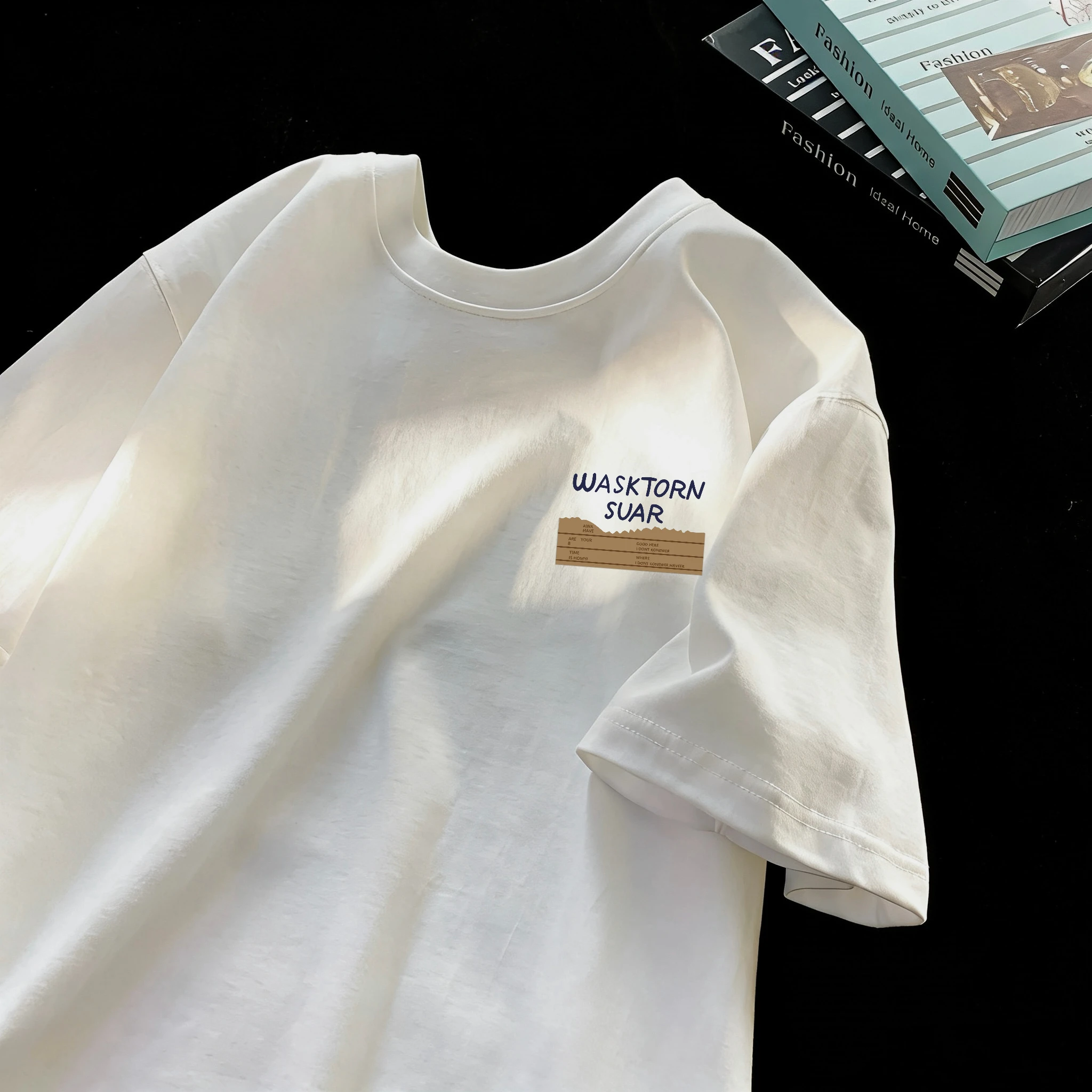 Camiseta Retro Minimalista de Corte Holgado para Hombre, Manga Corta, Estampado de Letras en el Pecho, Hombros Caídos, Estilo Urbano Coreano Básico