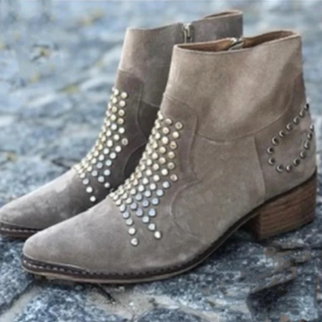 Vintage Western Nietenverzierte Stiefeletten für Damen aus Wildleder mit Blockabsatz, seitlichem Reißverschluss und spitzer Zehenpartie, kurze Stiefel für Mode, Party und Streetwear. – Detail 7