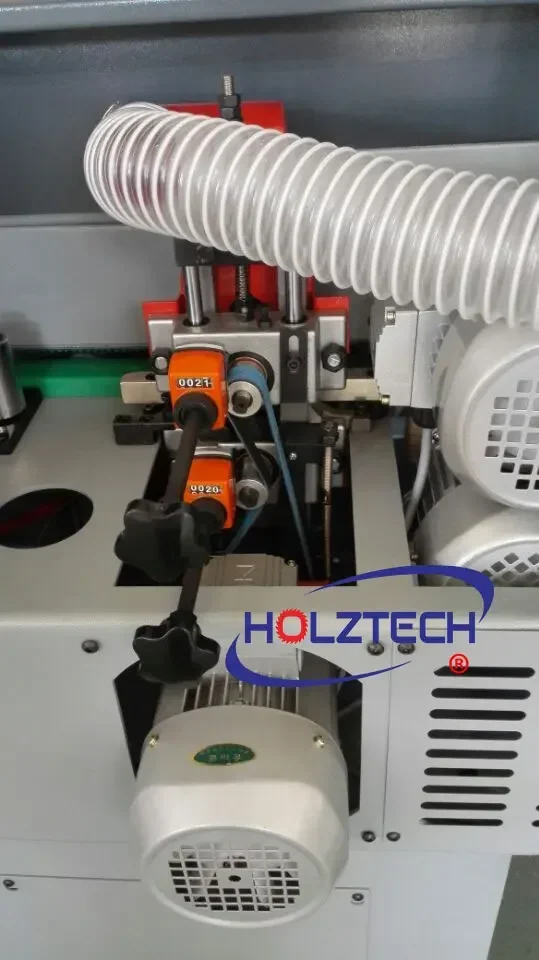 BJF115 Machine à plaquer les chants semi-automatique EdgeBander compact