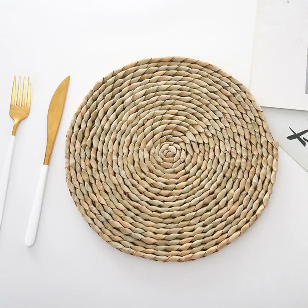 Durable Table Protectors Stain-resistant Table Mats Handwoven Cattail Grass Placemat Set Heat Resistant for Dining for Home