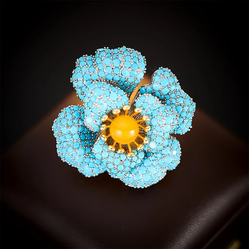 Industria pesante fiore di peonia design da donna di fascia alta senso squisito spilla di lusso accessorio corpetto di lusso leggero