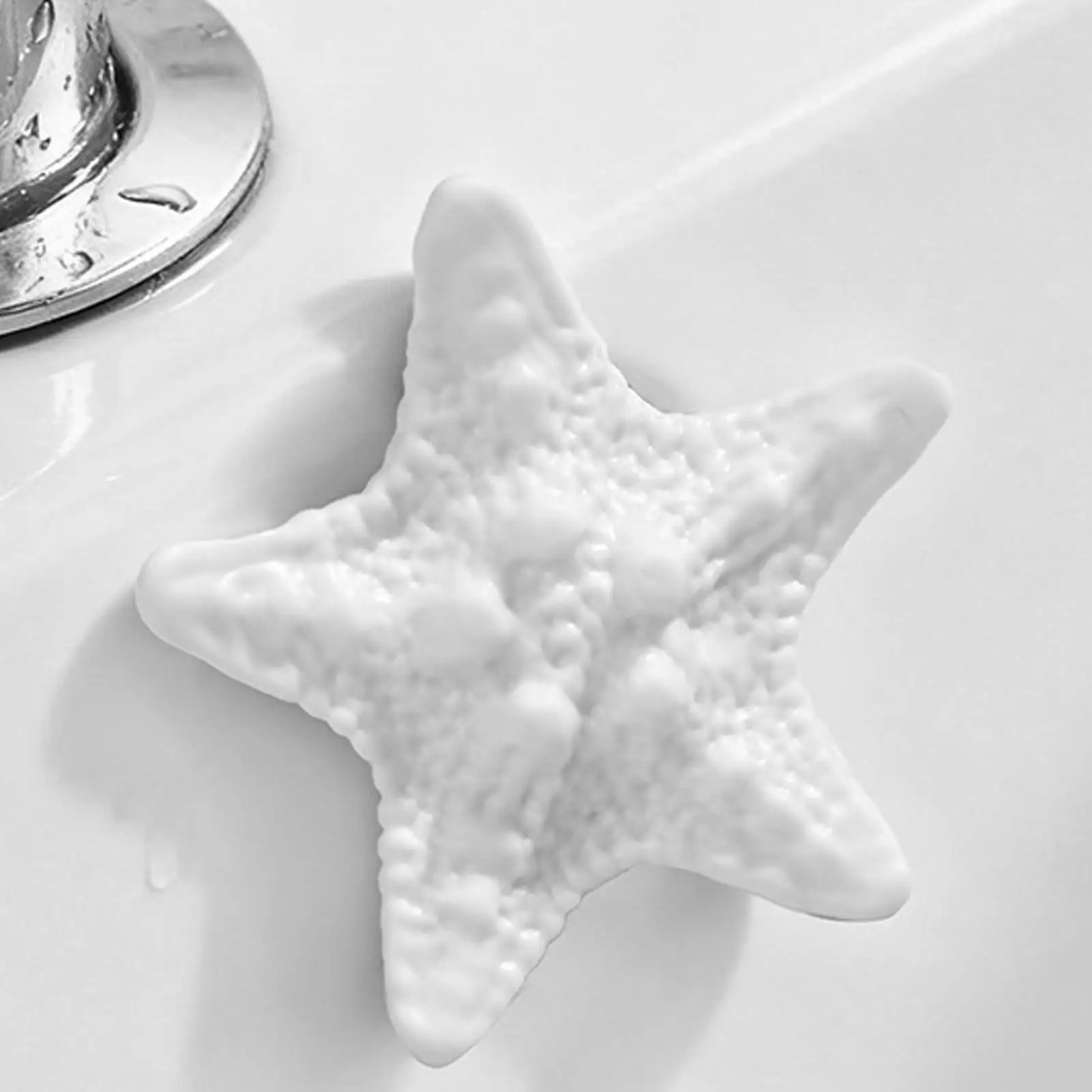 Airtight Sink Overflow Cover Starfish Shape Drain Plug to Prevent Spills & Odors, Seals Bathtub, Shower & Basin Overflow Holes