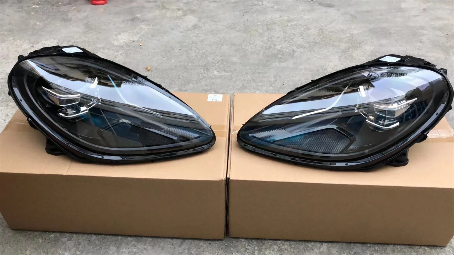 Car Front bumper surrounded Body kit for Porsche Macan Upgrade headlight Daytime running light