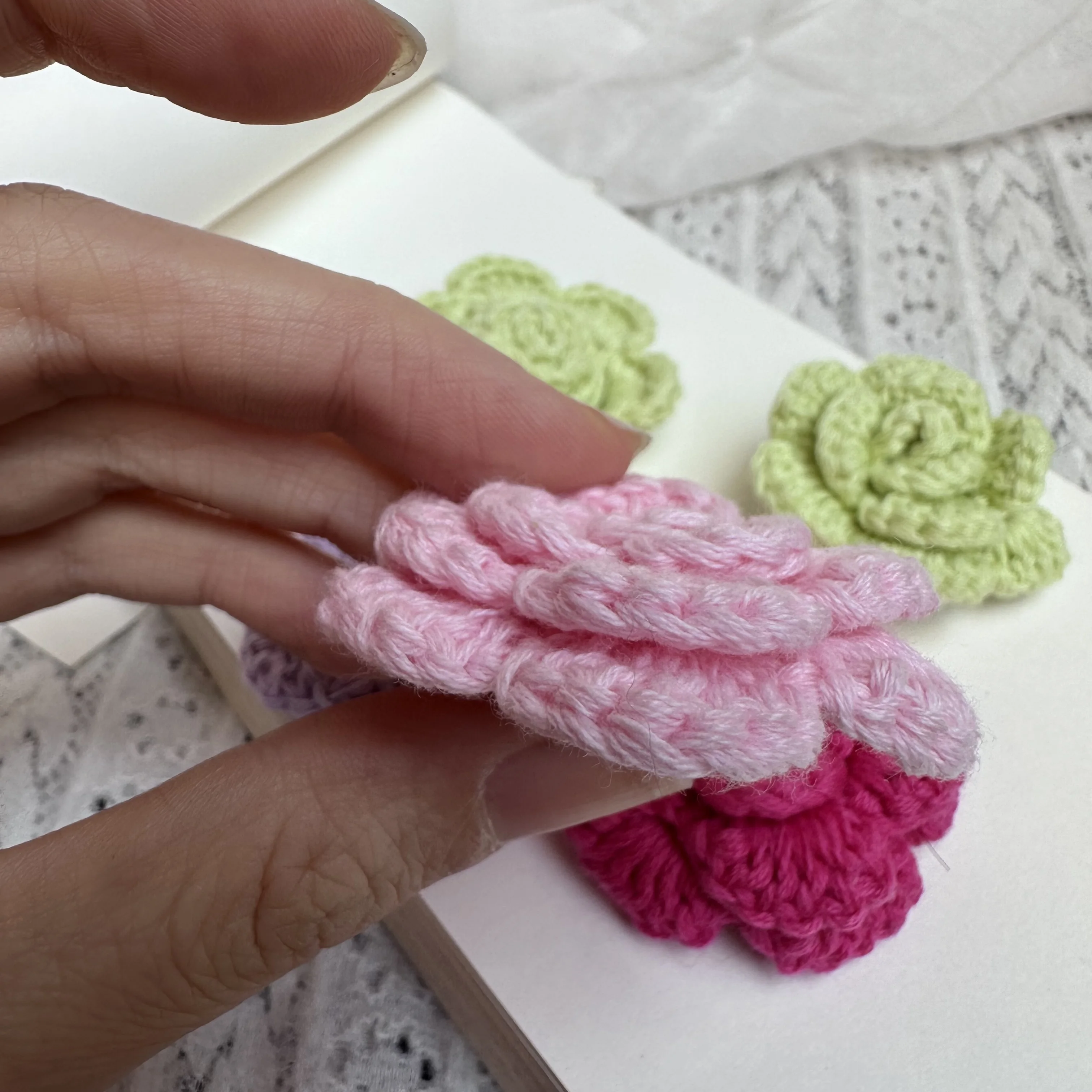 11 colors 4.3cm handmade three-dimensional rose DIY flower materials wool crochet clothing bag socks hair decoration