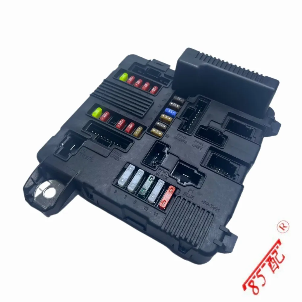 New Engine Fuse Box 8200306032 8200306033 FOR Renault Megane Scene 2 2002-2006