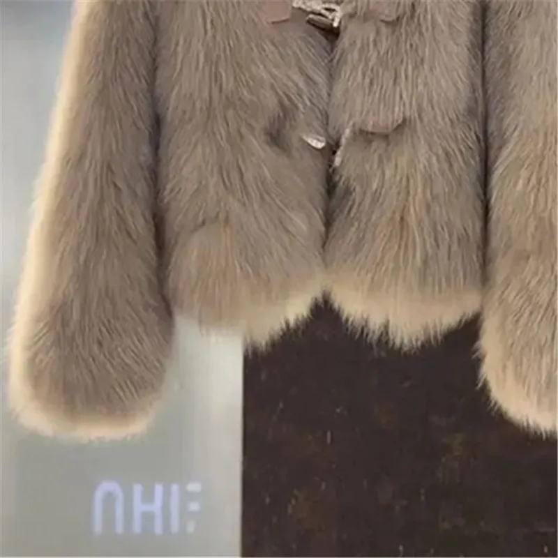 Autumn Winter 2026 New V-Neck Horn Buckle Imitation Fox fur Coat Women Fashion Short Warm Fur Jacket Female Loose Outwear W1148