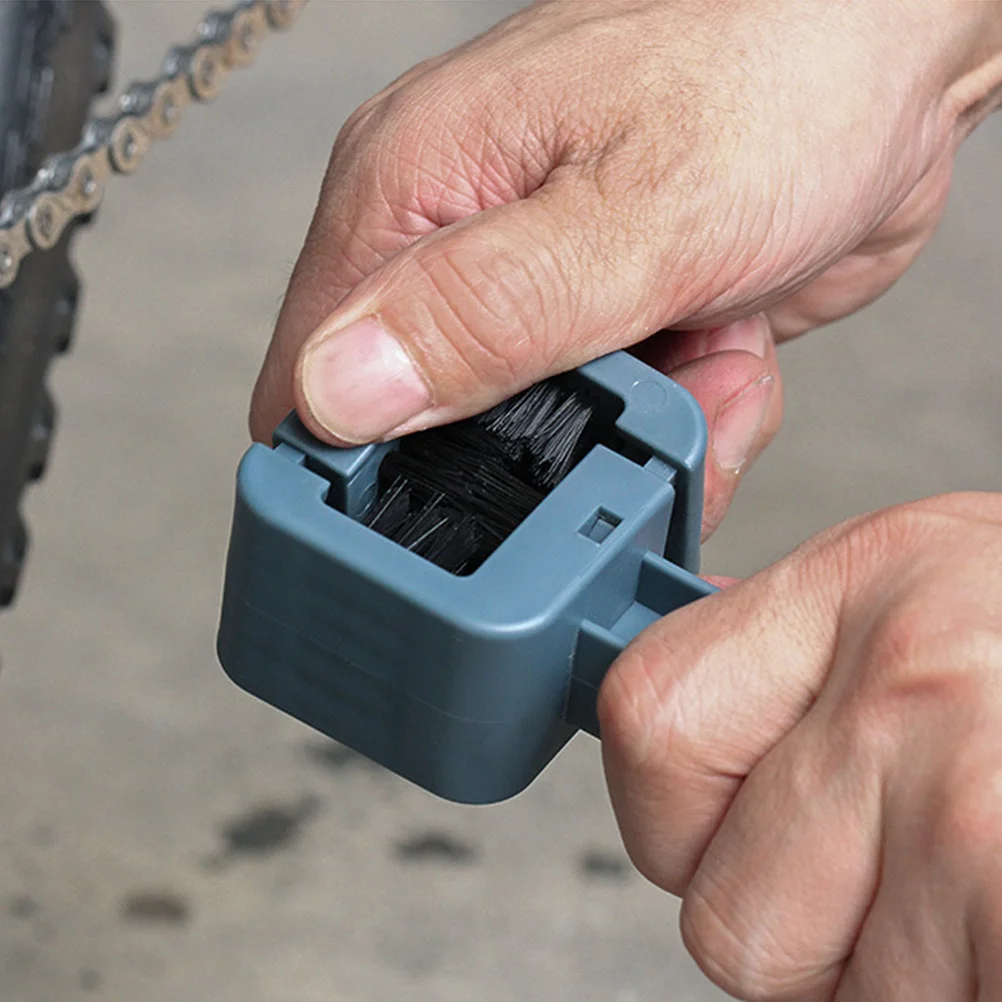 

Bike Chain Cleaner Brush Professional Multi-Function Portable Ergonomic Design for Bicycle Motorcycle Maintenance Compact