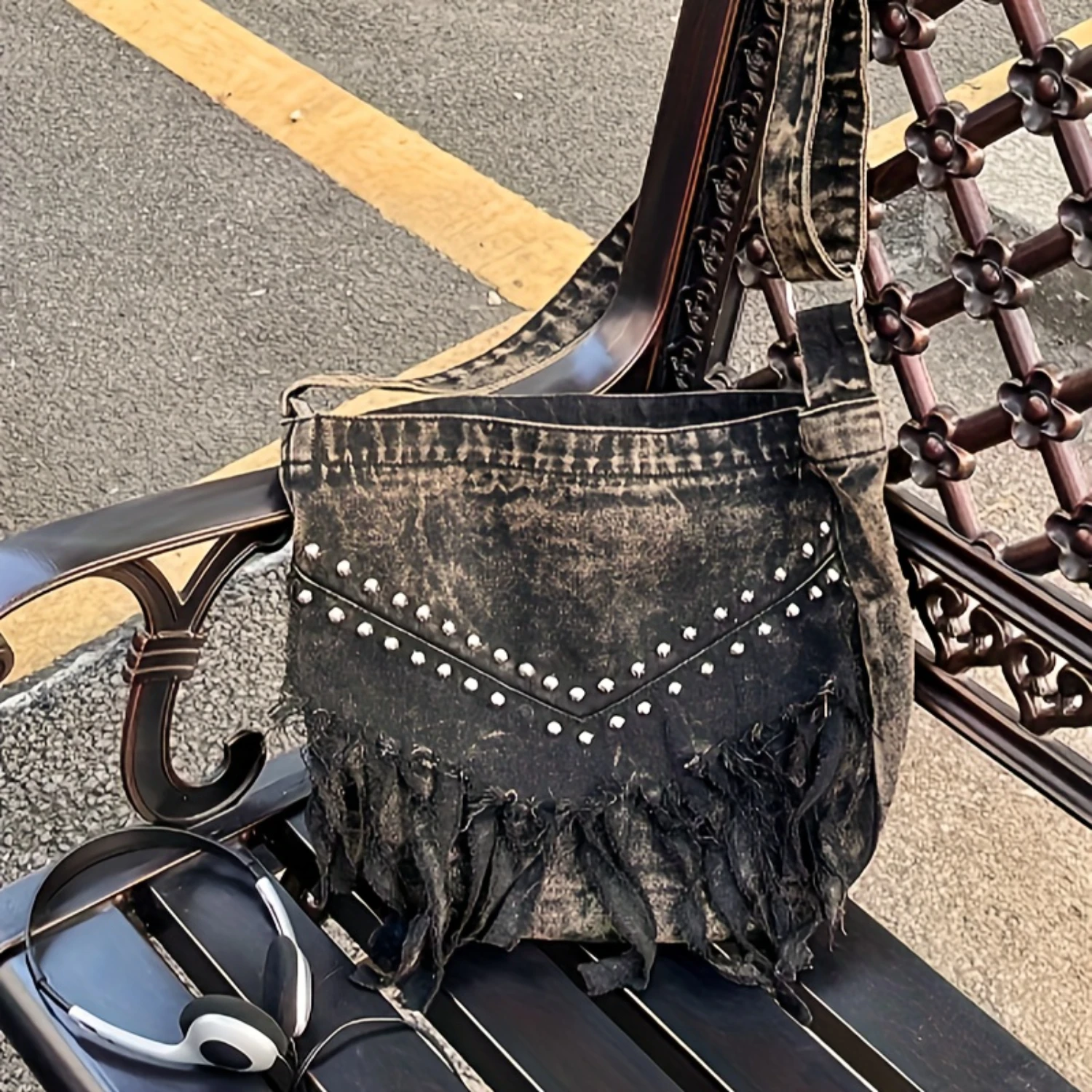 

Vintage Y2K Crossbody Bag, Retro Grunge Shoulder Bag, Womens Studded Handbag & Purse Vip luxury bags File organizer Drink pouch