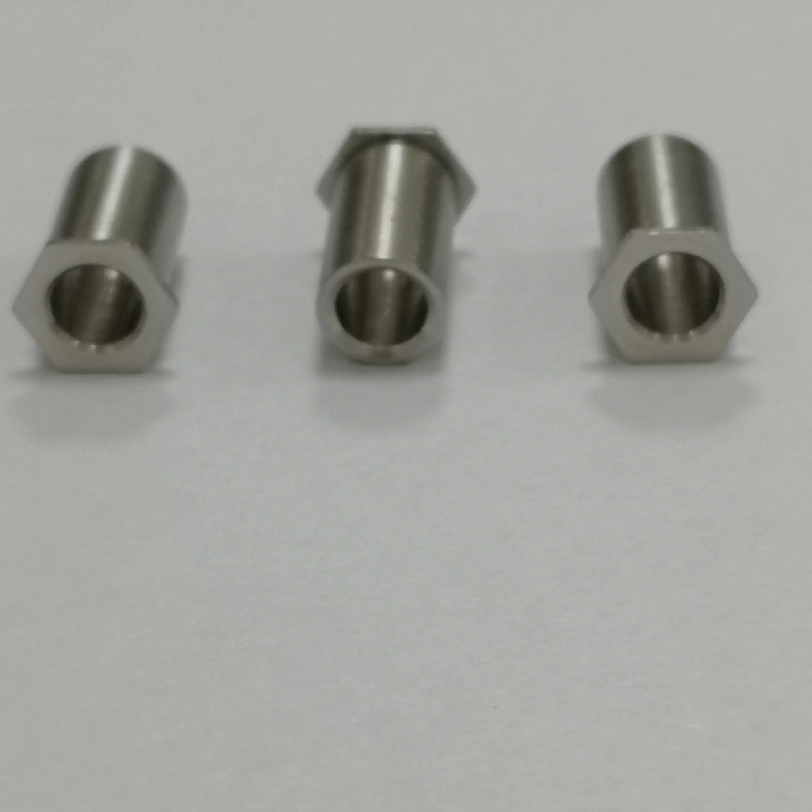 Imagem -02 - Unthreaded Standoffs Passivation de Aço Inoxidável Self-clinching na Folha Sos8194thru-hole