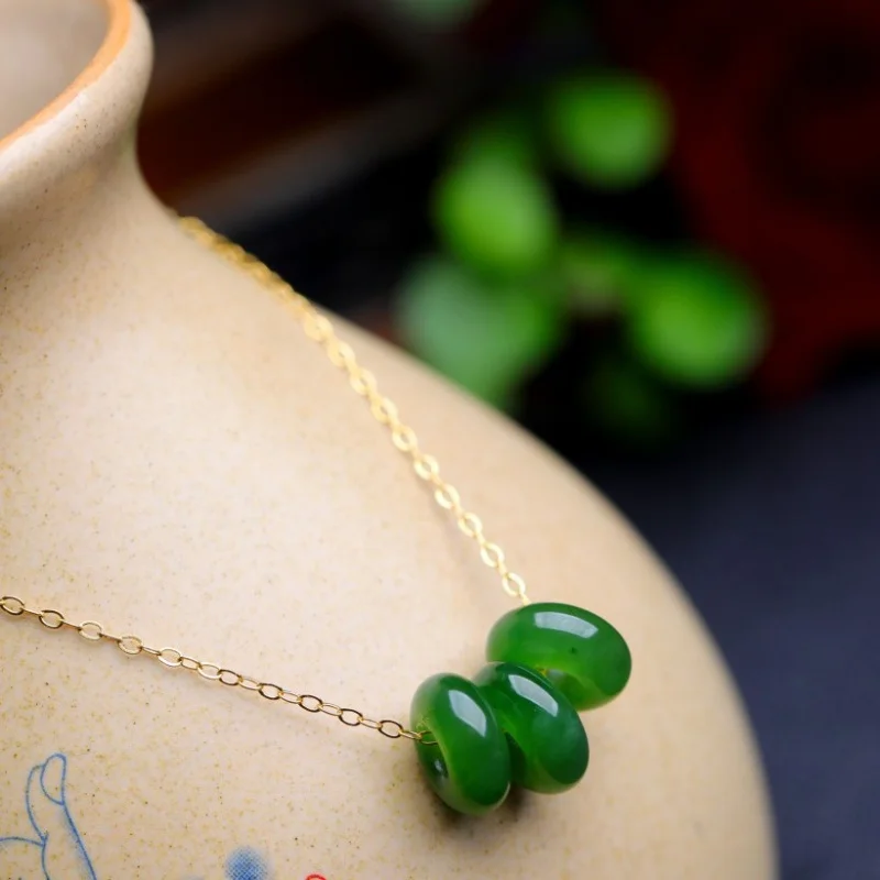 New Hetian Jade Collarbone Chain , Fashionable and Versatile Jasper Pendant
