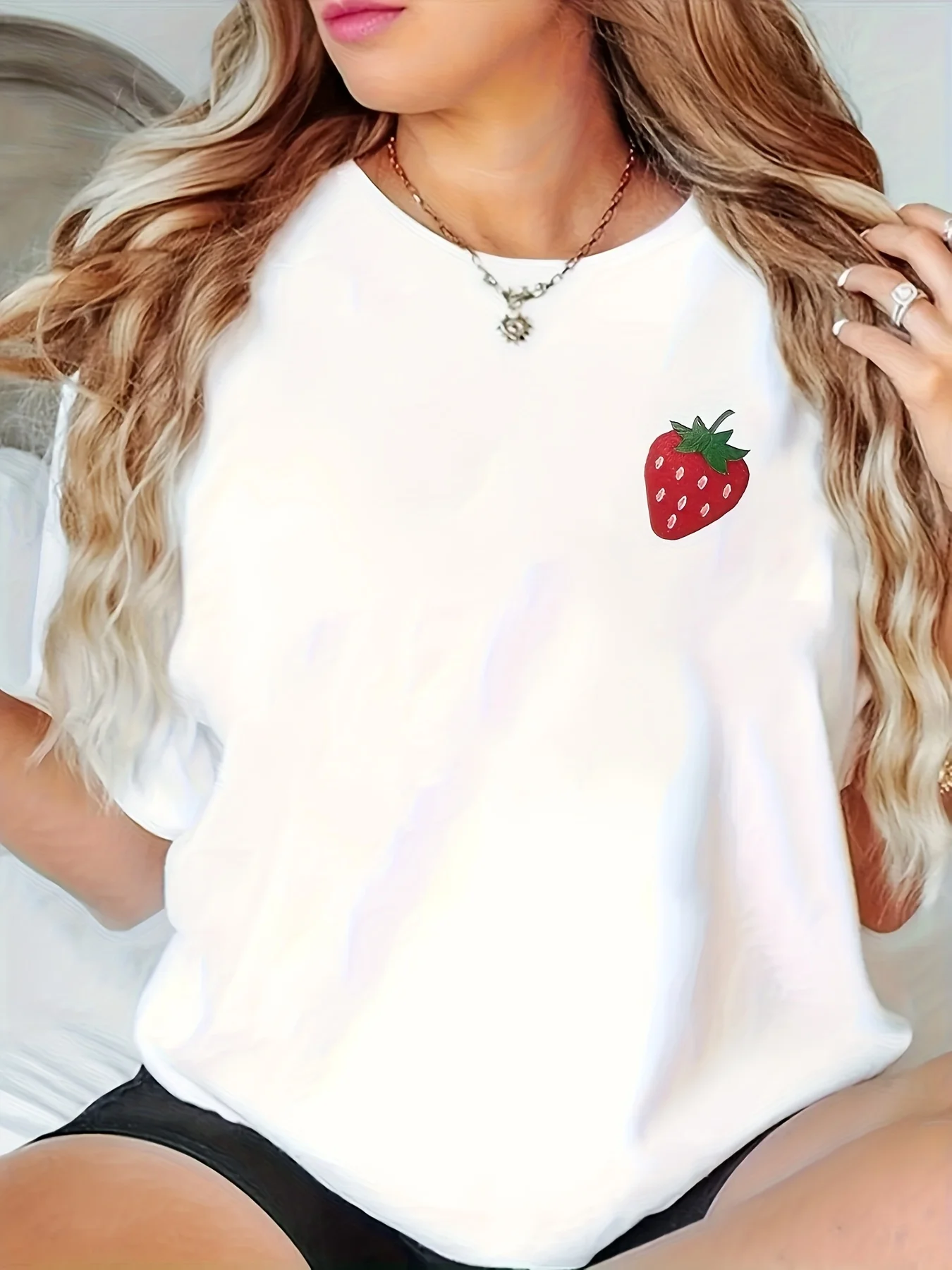Kaos Motif Stroberi Lucu Eropa dan Amerika, Atasan Kasual Leher Bulat Lengan Pendek untuk Pakaian Estetika Musim Semi