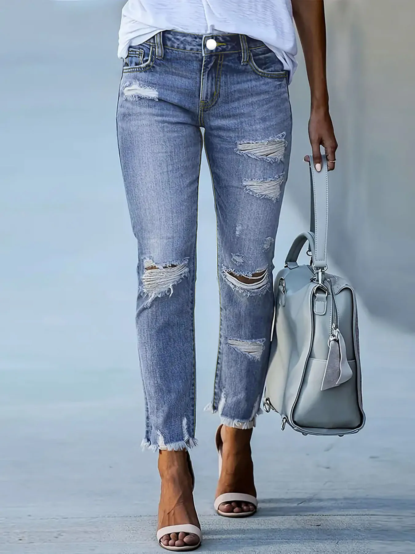 

Women's Plus Size Light Blue Washed Ripped Denim Capri Pants, Frayed Hem Stretchy Hip-Lifting Street Style Straight Leg Pants