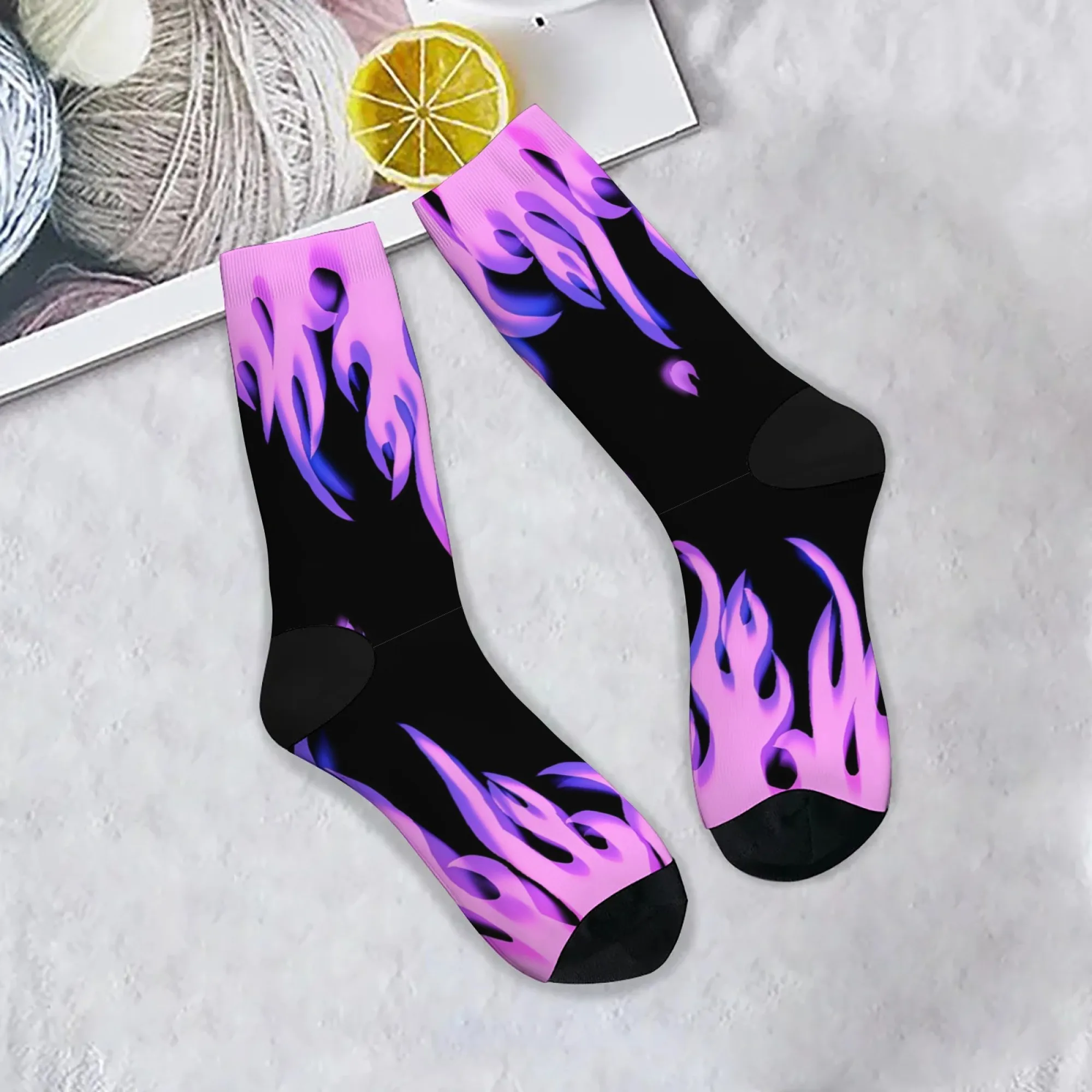 Personalized flame print men's socks, comfortable, breathable, non-slip socks, novelty Harajuku retro crew socks, trendy gift