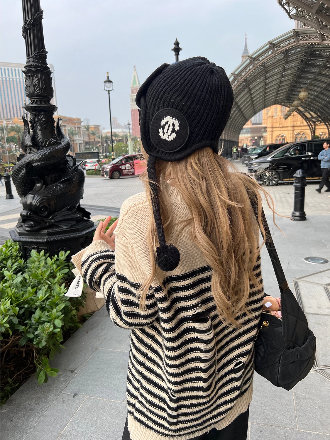 

Xinlei Lin Women's Wool Blend Knitwear round Ne Overhead Striped Mid-Length Long Sve Casual Sle Vintage Hole Design