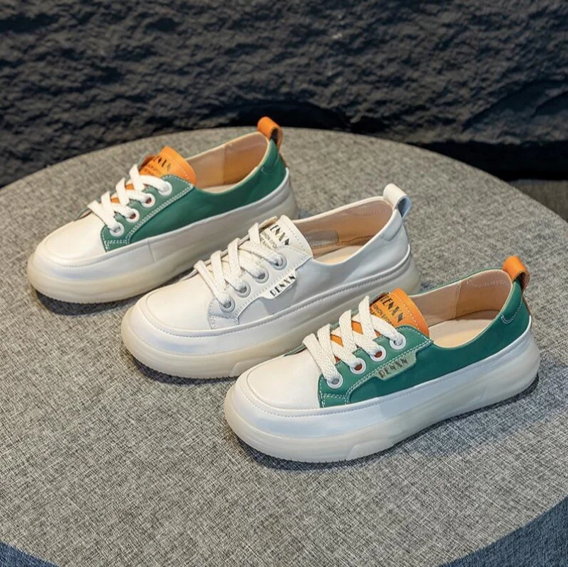

2026 Woman New Color Blocking Splicing Genuine Leather Sneakers Casual Shoes Flat Soft Sole Trendy Shoes Women's Travel Shoes